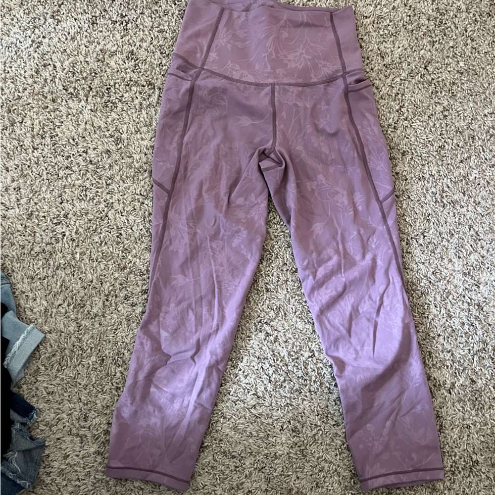 Zyia Activewear lavender floral iridescent 7/8 capris size 0